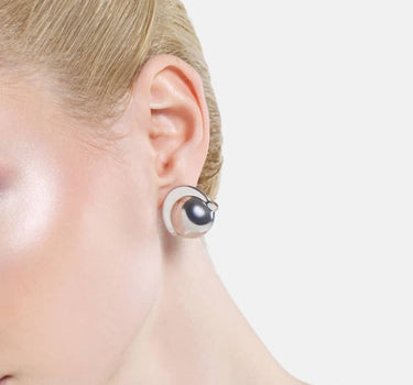 Casa Batlló ball earrings in silver