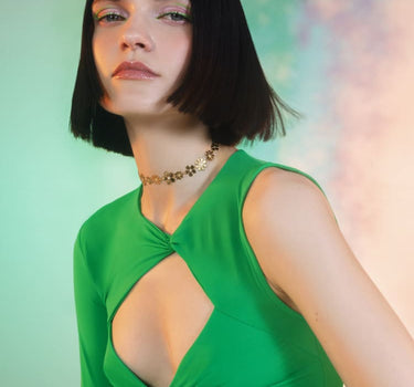 Gargantilla de oro con flores