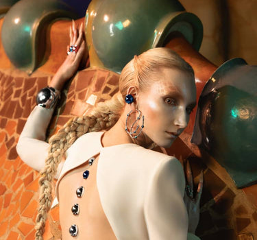 Casa Batlló ball earcuff in blue