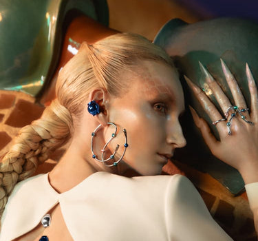 Casa Batlló ball earcuff in blue