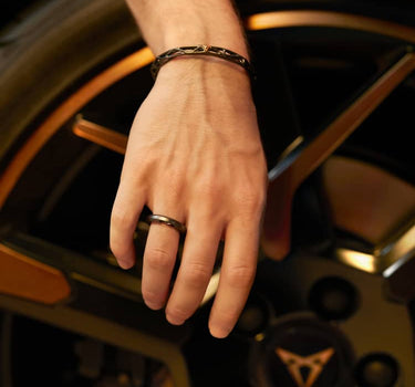 MAM | CUPRA Voronoi bracelet in ruthenium and copper details