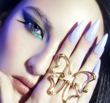 Anillo grande de mariposa de oro