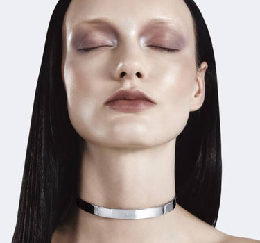 Gargantilla gruesa y sencilla de plata