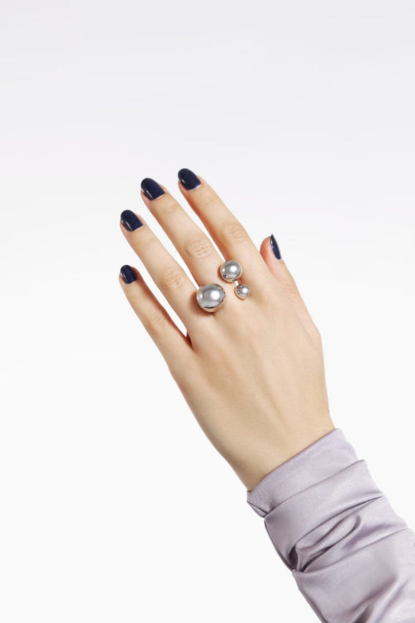 ring with 3 ball in silver