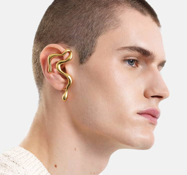 undulating earcuff in gold