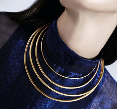 Gargantilla de oro en espiral