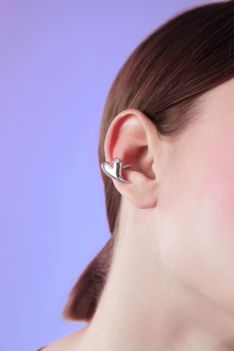 Ear cuff de corazón de plata