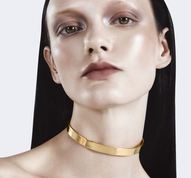 Gargantilla gruesa y sencilla de oro