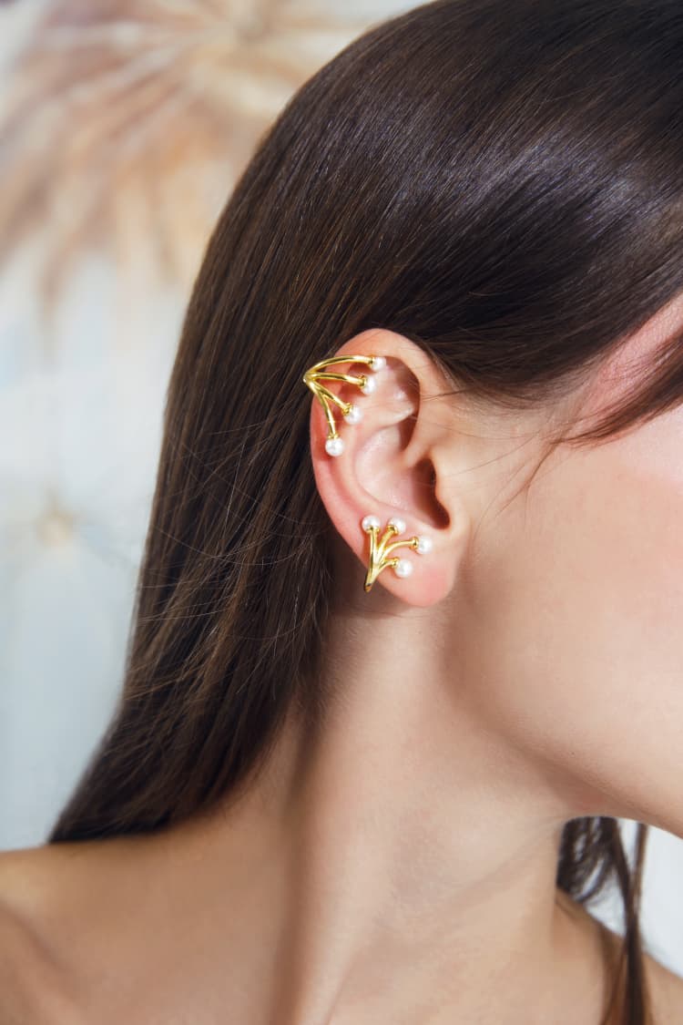 Set de ear cuffs con mini perlas