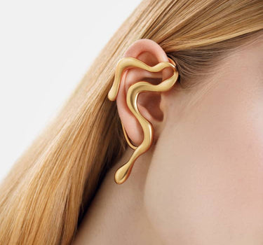 undulating earcuff in gold