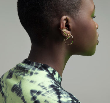 Set de ear cuffs de oro