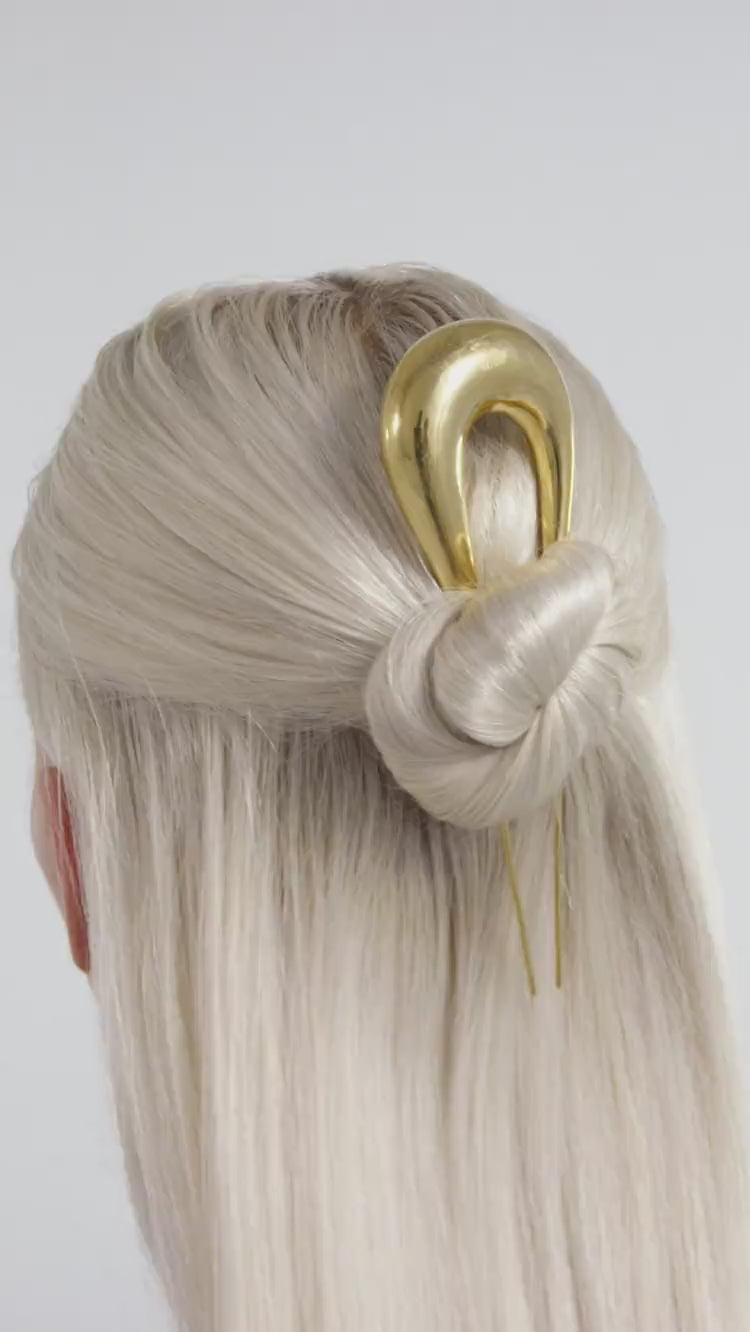 Pinza para el cabello en forma de gota de agua en oro de 24 quilates