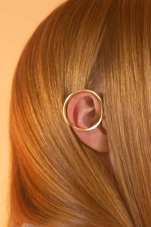 Circular ear cuff in 18K gold finish