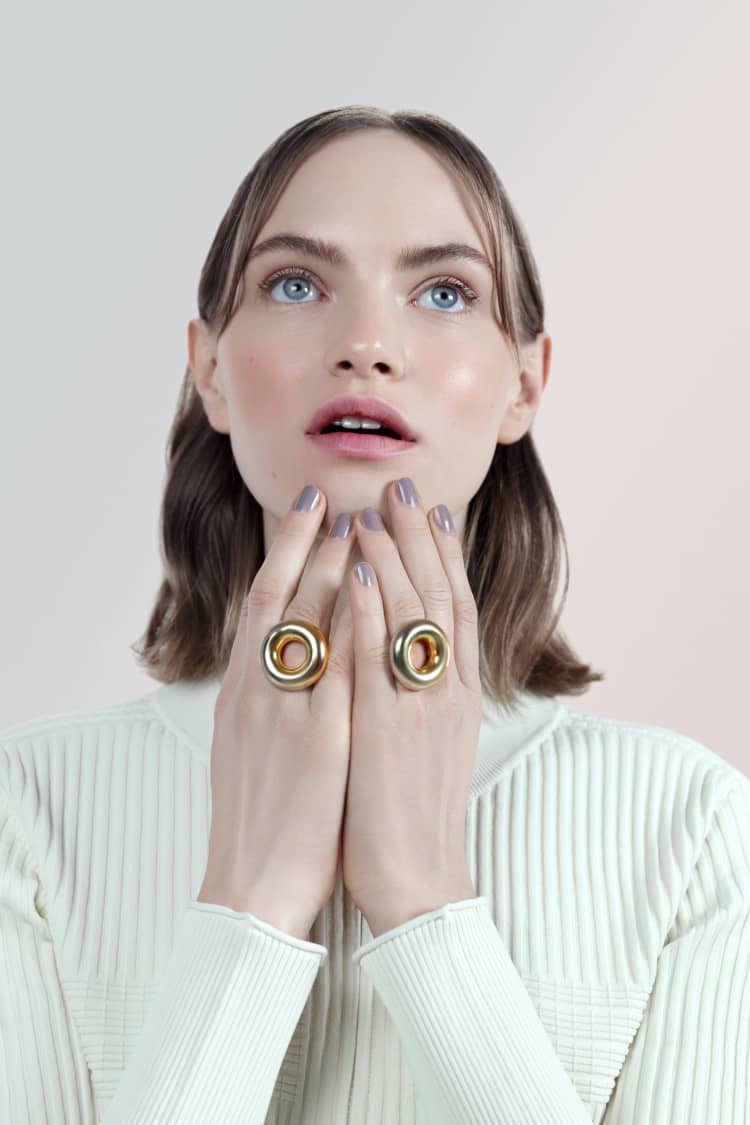 Donut ring in gold