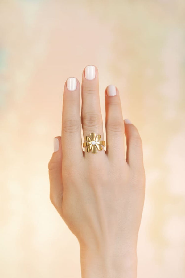 floral ring in gold