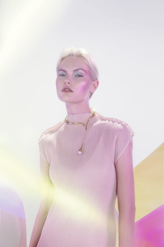 Gold plated necklace with rose quartz