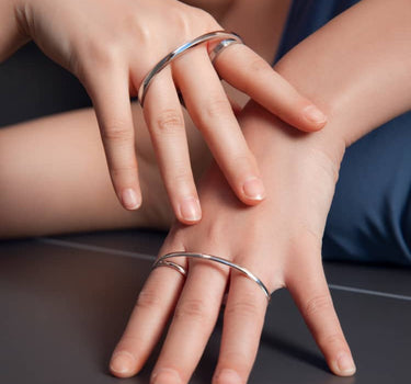 Finger ring jewelry in Sterling silver