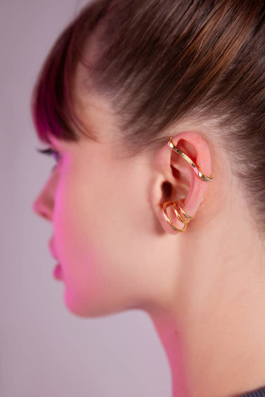 Versatile cartilage ear cuff in gold
